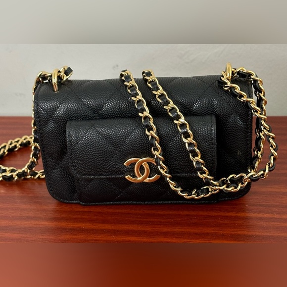Chanel
Black Quilted Caviar Front Pocket CC Clutch, 2022 - Picture 1 of 13
